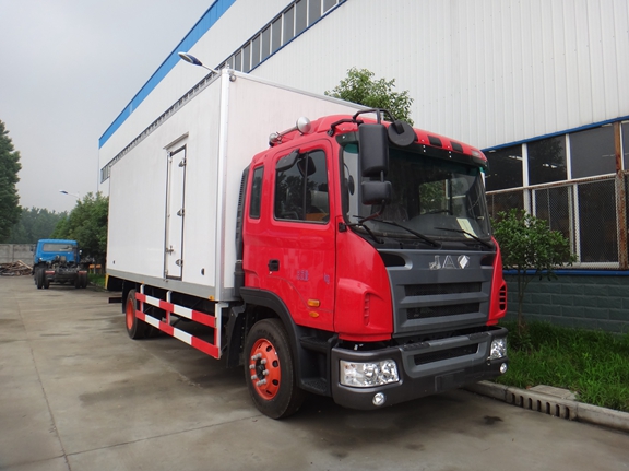 江淮格爾發(fā)廂長6.8米冷藏車