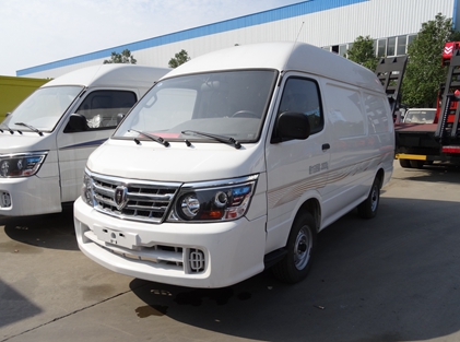 金杯面包式冷藏車