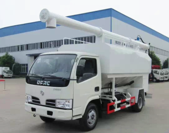 小噸位散裝飼料運(yùn)輸車(chē)