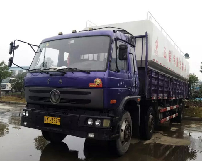 15噸載貨式散裝飼料車 15噸載貨式散裝飼料車