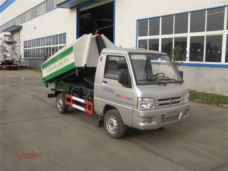福田馭菱3方鉤臂垃圾車 福田馭菱3方鉤臂垃圾車